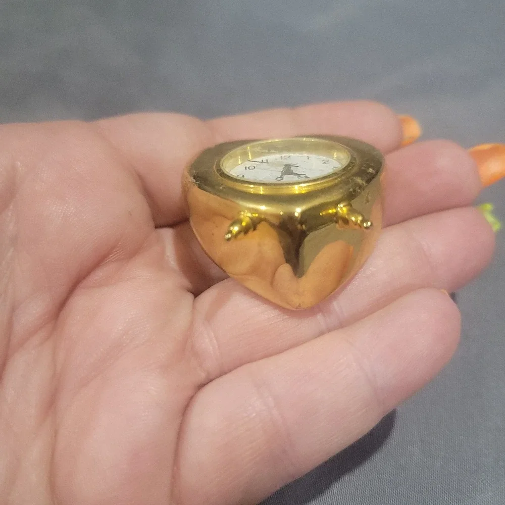 Gold Wheel Heart Mini Desk Watch Gold Tone Figurine Novelty Clock